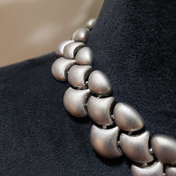 Women Fashion Silver Tone Asymmetrical Shape Link Choker Necklace - Picture 5 of 6